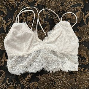 Hollister lace bralette off white size XS - used